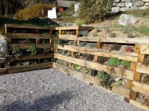 Création de mur de soutènement bois végétalisé à Evian-les-bains