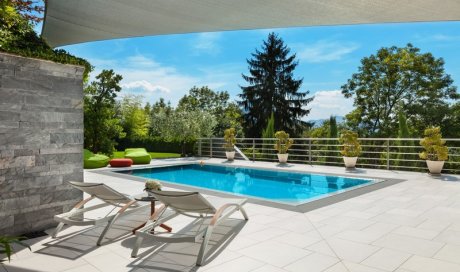 Aménagement extérieur piscine creusée Évian-les-Bains
